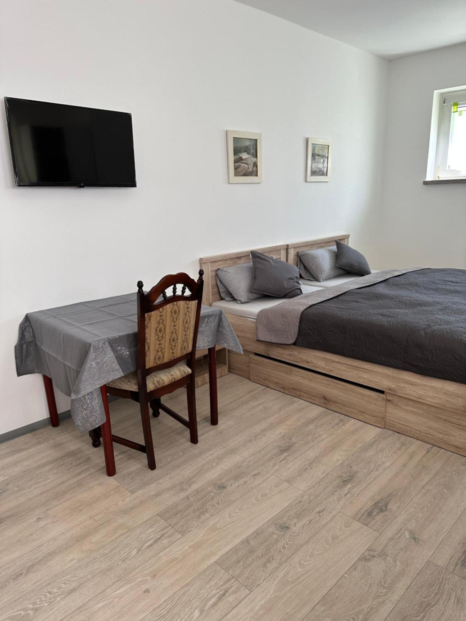 Ein Zimmer Wohnung Am Markt Oelsnitz  Extérieur photo